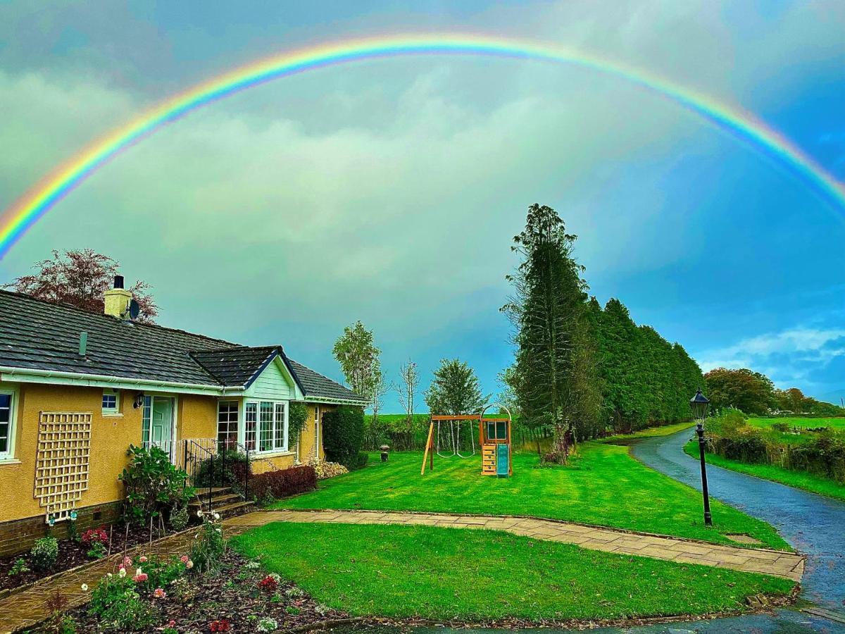 Finn Village "Mountain View Cottage" Private Garden, 9-Seater Hot Tub, Firepit & Pizza Stove Drymen Exteriér fotografie