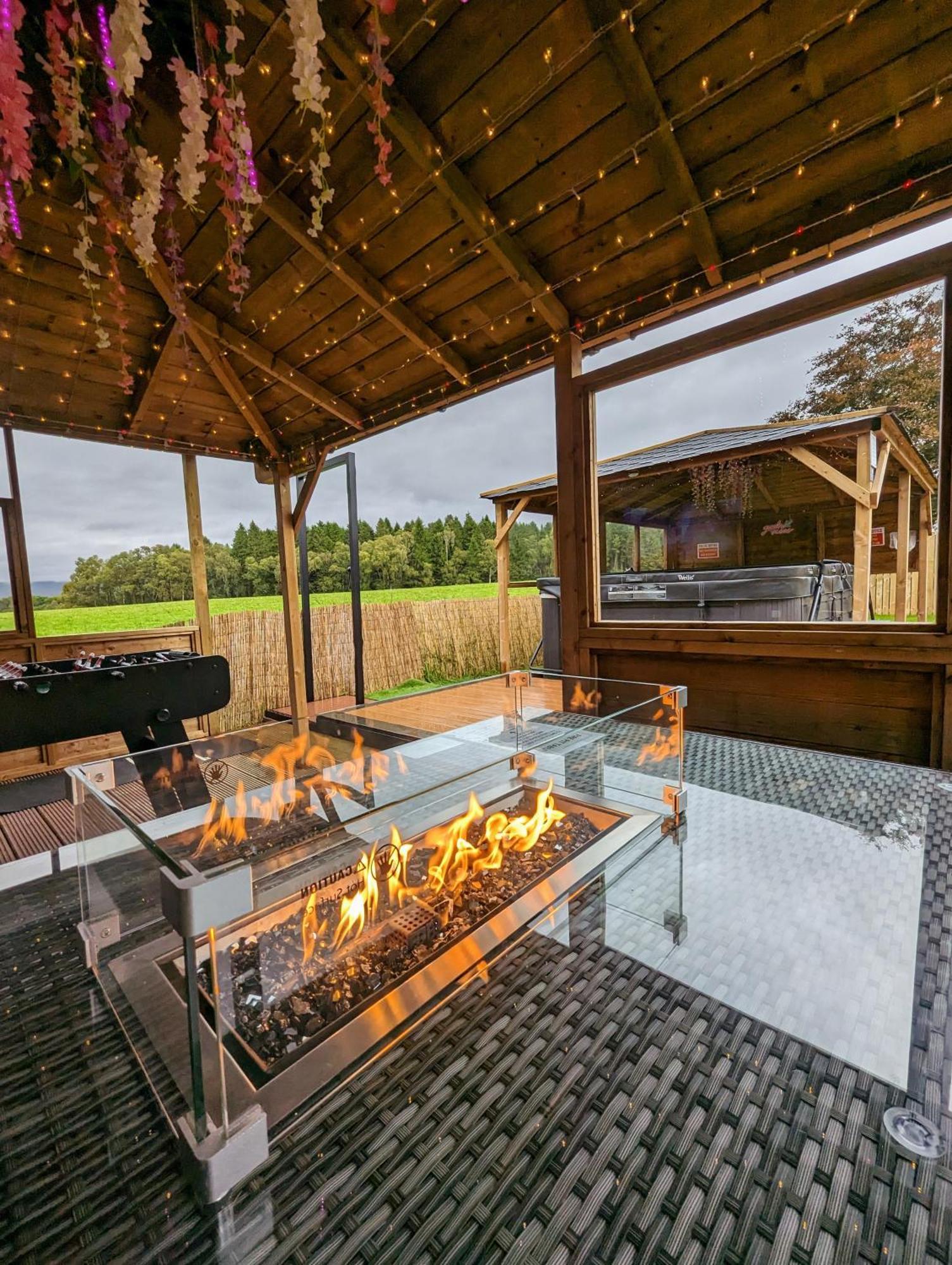 Finn Village "Mountain View Cottage" Private Garden, 9-Seater Hot Tub, Firepit & Pizza Stove Drymen Exteriér fotografie